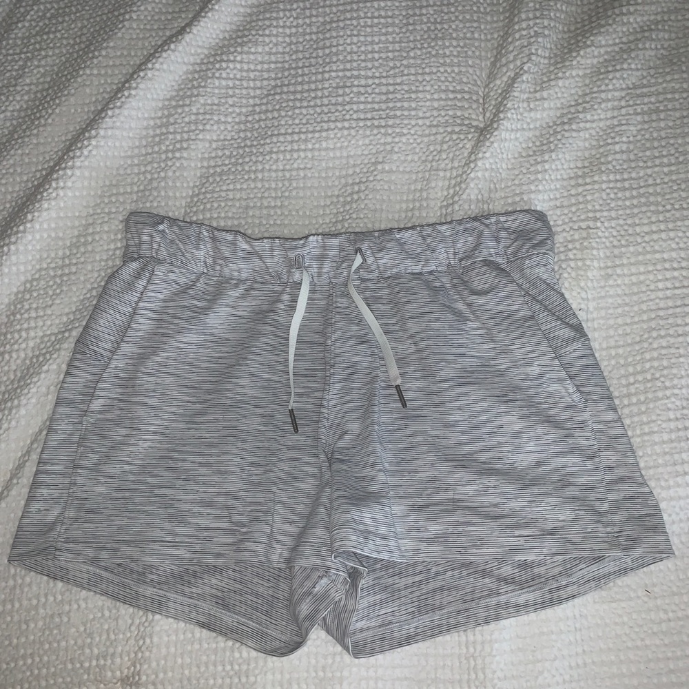 Lululemon on the fly shorts